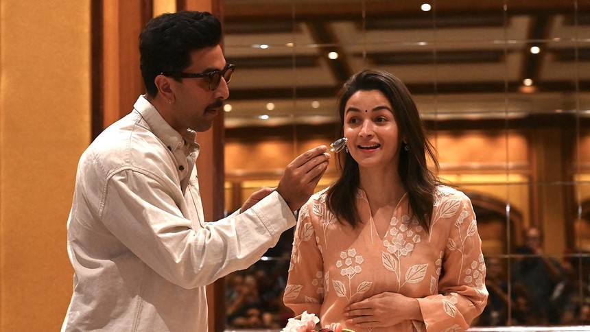 Alia Bhatt’s Heartfelt Birthday Tribute to Ranbir Kapoor Features Raha’s Sweet Gesture