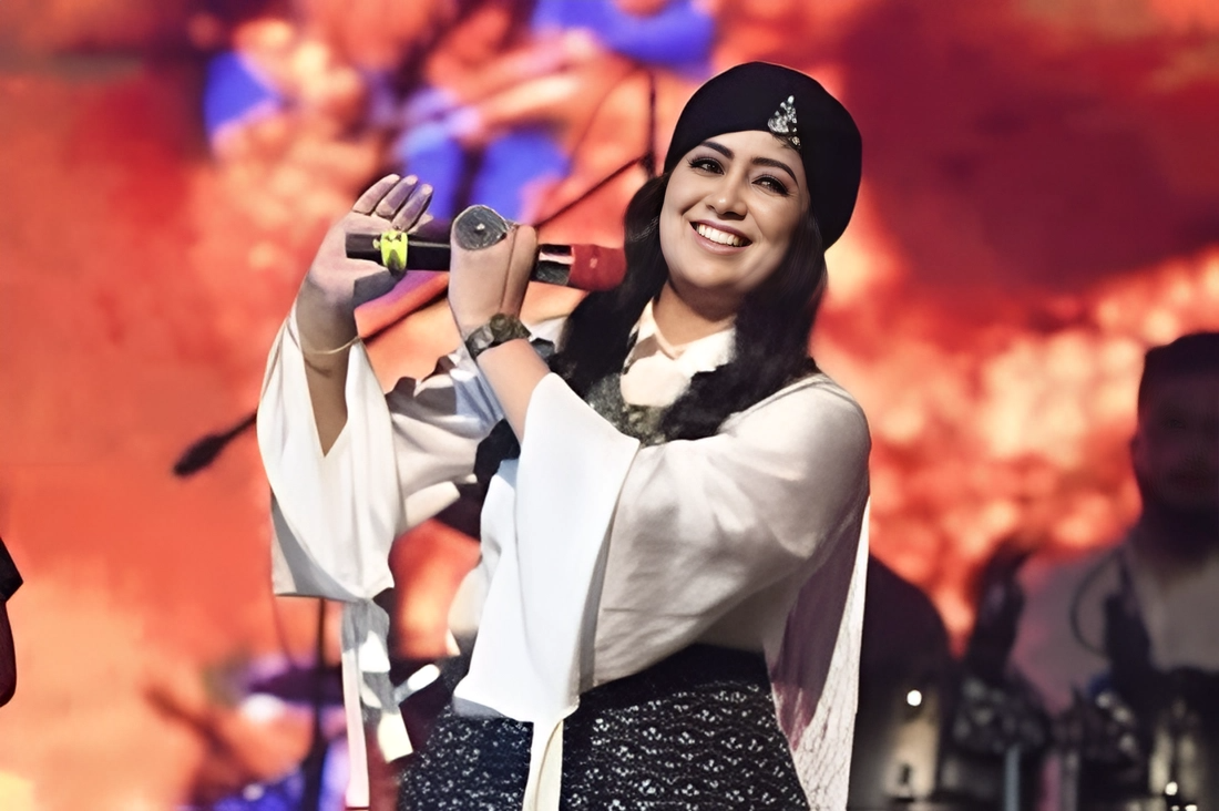 Harshdeep Kaur Lights Up Odisha’s Baliyatra 2025 with Soulful Performance